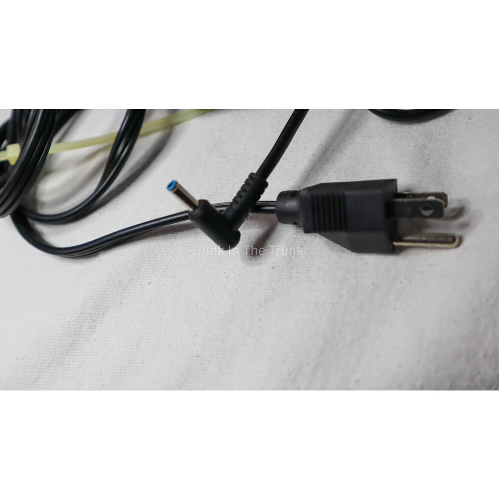 AC Adapter ADP-45W - Picture 3 of 4